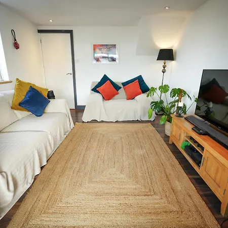 2 Bedroom Cottage With Spectacular Views Of Snowdonia And Anglesey Bangor  Exterior photo
