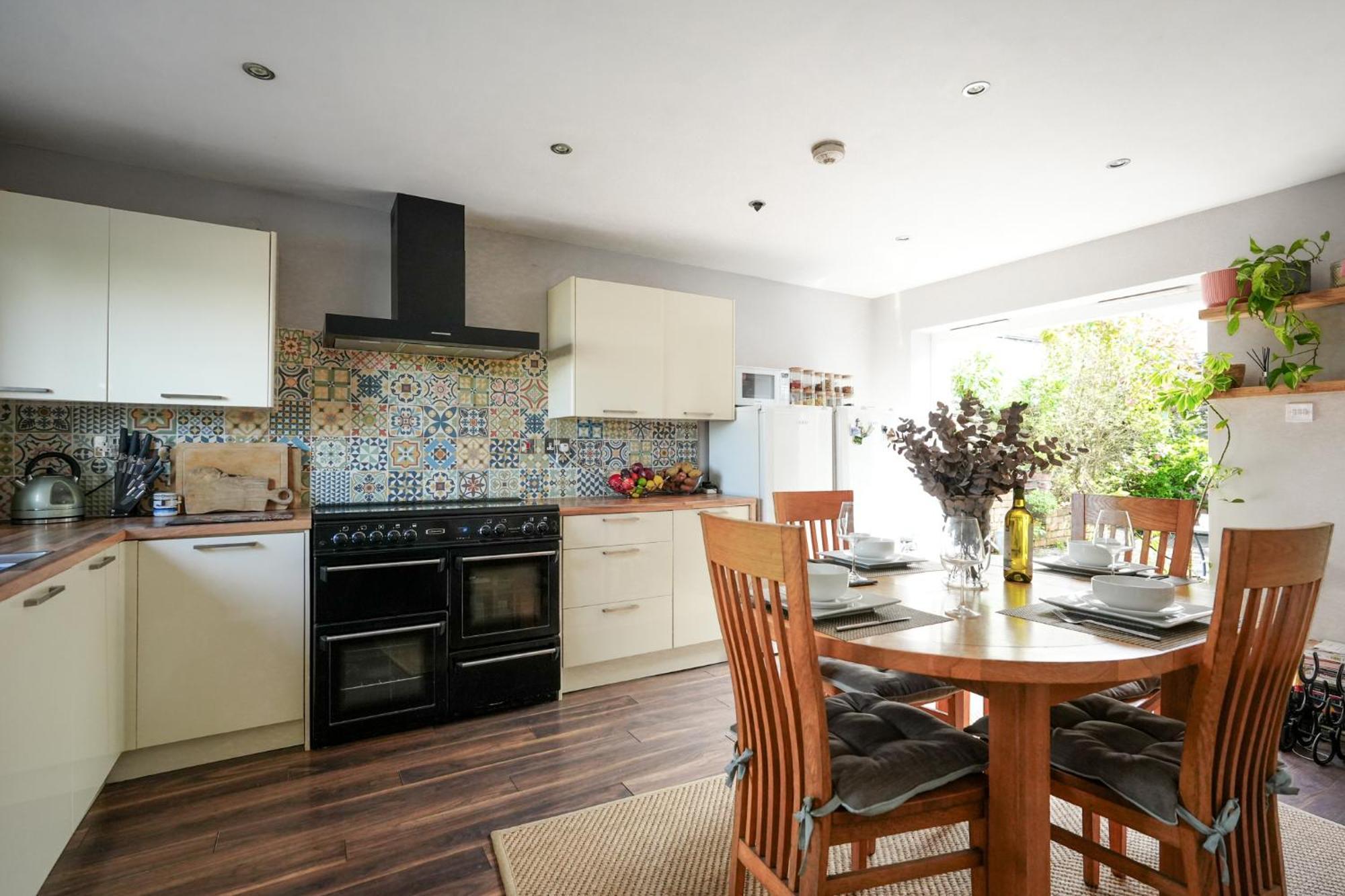 2 Bedroom With Spectacular Views Of Snowdonia And Anglesey Holiday home